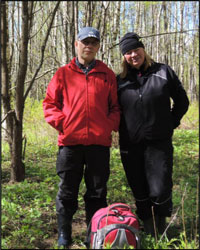 ￼Pihalaisissa Murtosenmäellä: Jorma Kirjavainen ja Irma Vilkman.